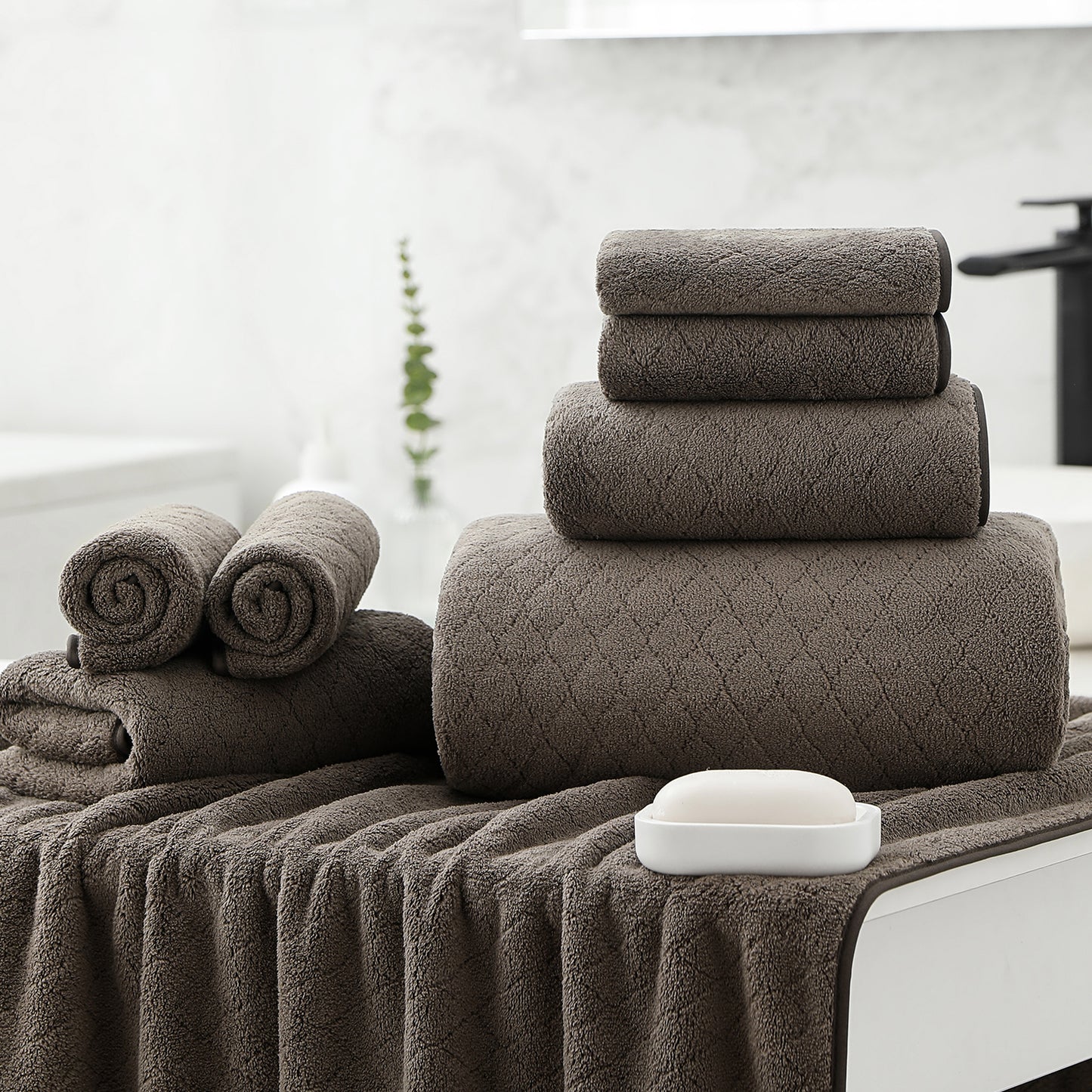 Kebury 8-Piece Towel Set: Oversize Bath, Hand & Washcloths - Ultra Soft & Absorbent